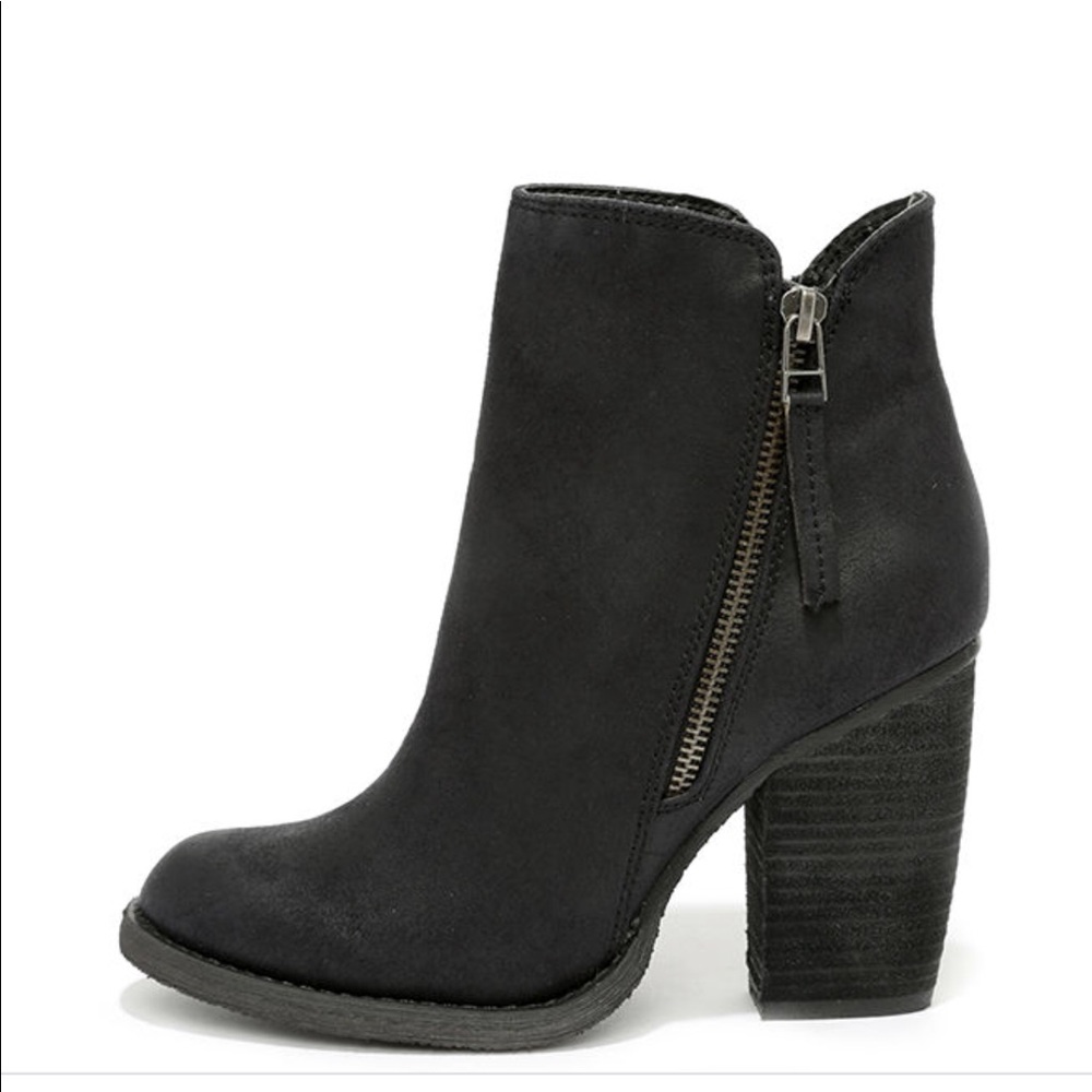 CLEARANCE Black booties